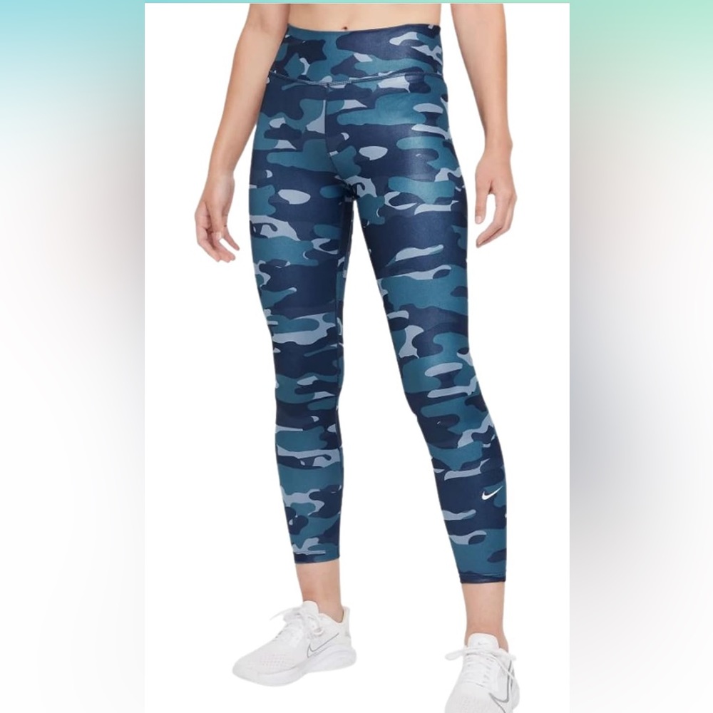NWT: Nike One Women's Mid-Rise Camo full length Leggings size Medium